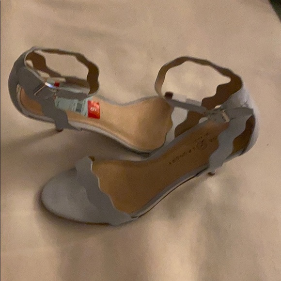 Chinese Laundry light blue shoe with toe out. - Picture 2 of 7
